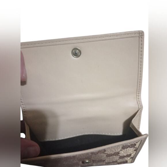 Authentic Gucci Pink and Silver D Ring Abby Compact Wallet - Picture 16 of 16